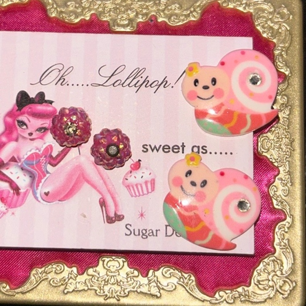 Iridescent glitter sparkle snail Oh lollipop sugardoll earrings stud post kawaii